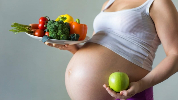 Alimentazione in gravidanza: cosa mangiare e quali cibi evitare quando sei incinta